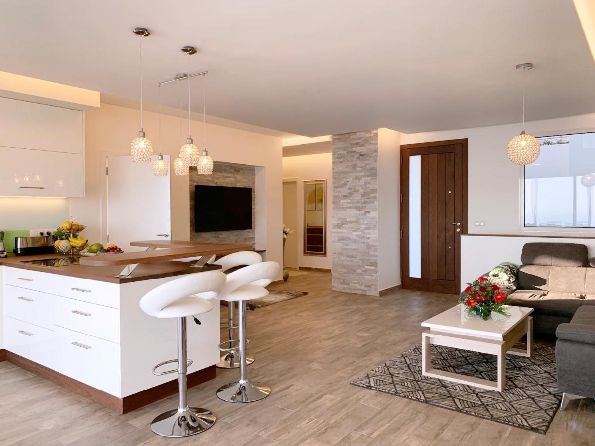 ריביירה בראבה Holiday Apartment Sunset Ocean מראה חיצוני תמונה